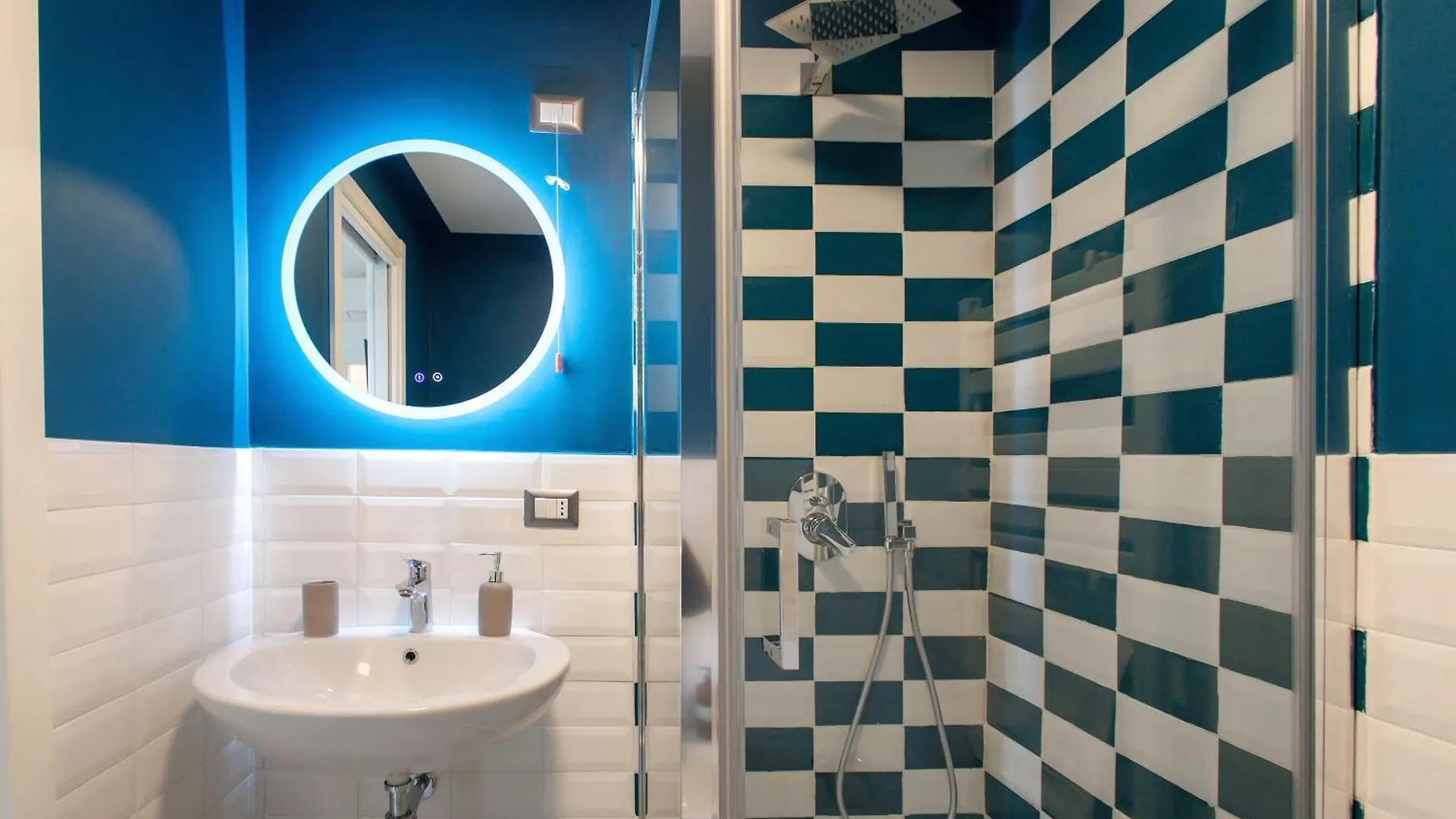 Yourban Hub Naples Guest house